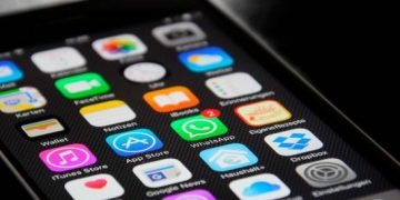 Cómo felicitar por Navidad a todos tus contactos de WhatsApp con un solo mensaje