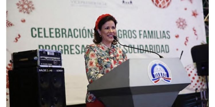 Margarita Cedeño celebra logros familias Prosoli de Santiago