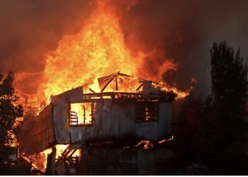 Un incendio en plena Nochebuena destruye más de 100 casas en Chile