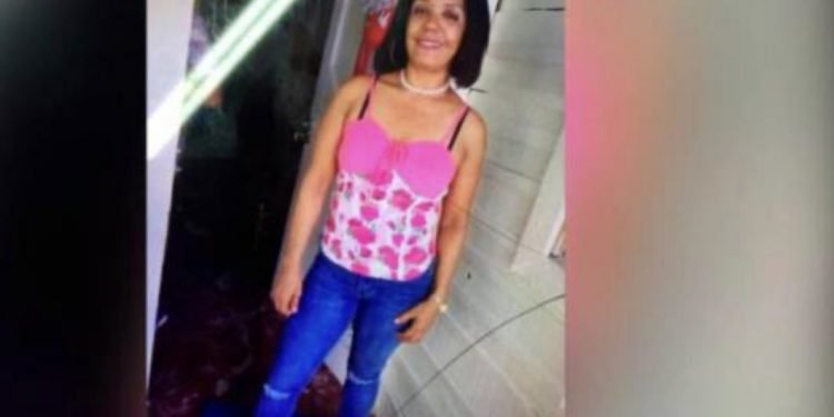 Está grave mujer cuya expareja le dio un jugo envenenado y la trató de estrangular