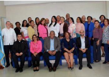 Ministerio de Educación otorga 20 becas a docentes para doctorado