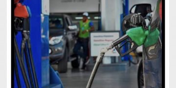 Congelan precios de todos los combustibles