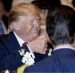 Los Trump desean “feliz Navidad” a todos