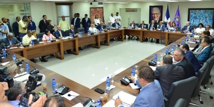 Comité Político del PLD se reúne hoy
