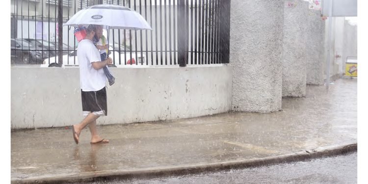 Vaguada y arrastre del viento continuarán las lluvias para este  miércoles