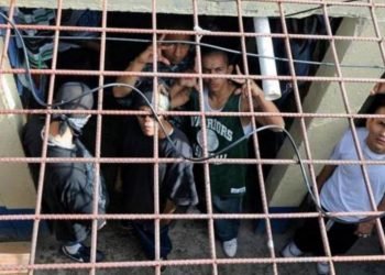 Sube a 20 el número de muertos por tiroteo en cárcel del Caribe de Honduras