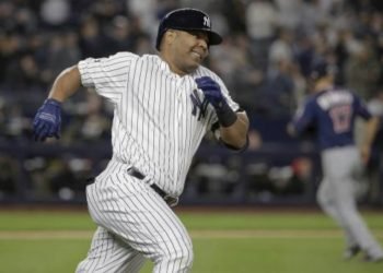 Edwin Encarnación firma con Medias Blancas de Chicago