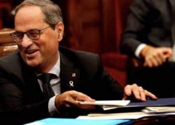 Inhabilitado el presidente catalán por desobedecer autoridad electoral