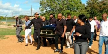Sepultan al padre de Edwin Encarnación en La Romana