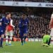 Chelsea vence al Arsenal con remontada en minutos finales