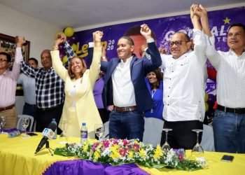 LENIN DE LA ROSA ESCOGE A MAESTRA ALFONSINA DE LA ROSA COMO  COMPAÑERA DE BOLETA A LA VICE ALCALDÍA