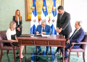 Firman acuerdo para impulsar el comercio y las exportaciones