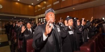 Presidente de la Suprema llama a los nuevos abogados a ejercer el derecho en busca del bien común