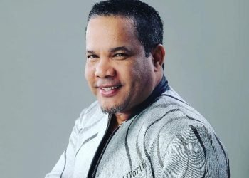 Héctor Acosta con Christmas Concert Party en el Pelícano de Boca Chica