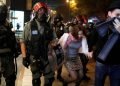 Hong Kong recibió la Navidad en una noche plagada de violencia