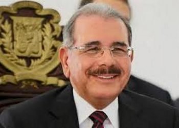 Poder Ejecutivo emite los primeros tres decretos del año con dos embajadores y nuevo director de ADESS