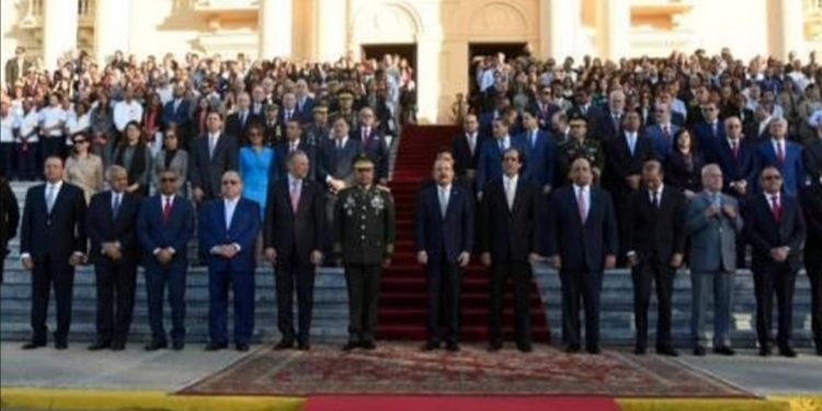 Homenaje a la Bandera Nacional, es encabezado por el presidente Danilo Medina.