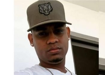 Asesinan de dos balazos a un joven militante del PRM