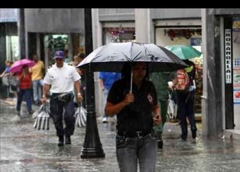Se separa lluvias y tronadas para el día de hoy