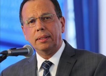 Ministro de educación visitó varios centros educativos en Santo Domingo Oeste.