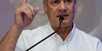 Gonzalo Castillo llama a la población a acudir tranquilos a ejercer su derecho al voto el 15 de marzo.