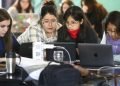 Las mujeres, pioneras en tecnología, pero lejos de liderar el sector