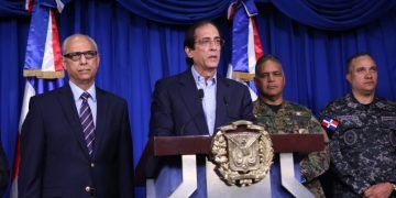 Gobierno RD autoriza permanezca transporte público, a pesar COVID-19