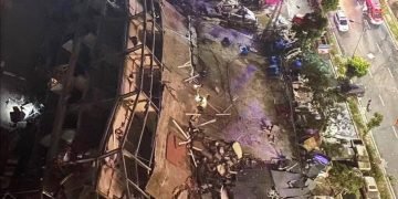 Hotel usado para cuarentena en China, se derrumba con más de 65 perosnas alojadas.