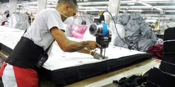 Actividad laboral sustenta el 77.4% de hogares en República Dominicana