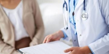 Cuatro médicos han contraído coronavirus en sus centros de trabajo