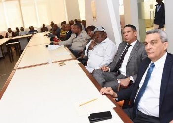 CNS aumenta 15% al salario mínimo de trabajadores de albañilería