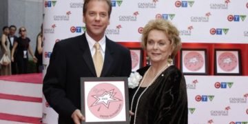 Muere la actriz Shirley Douglas a los 86 años