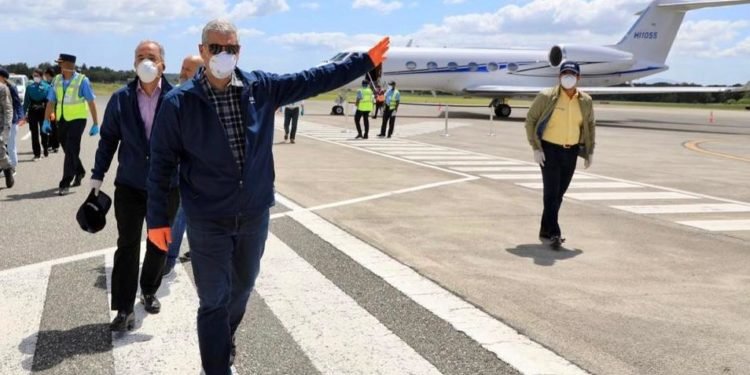 Gonzalo Castillo dispone que avión de Helidosa retorne al país a 11 médicos dominicanos más varados en Venezuela