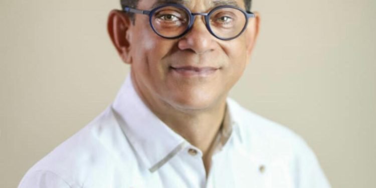 Senador Vargas Pide al Presidente Medina adquirir 12 millones libras pollos de productores del país