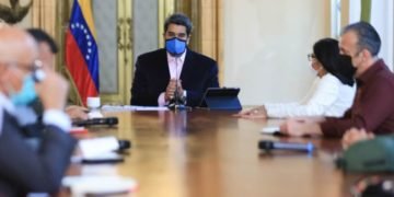 Maduro ordena reforzar seguridad epidemiológica en frontera con Brasil