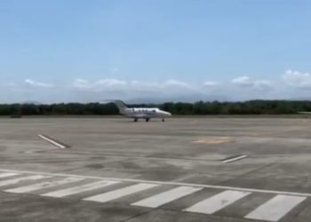 Gina Mambrú regresa al país tras estar varada en Miami
