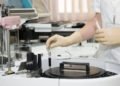 OMS desmiente teoría conspirativa de que el coronavirus salió de laboratorio