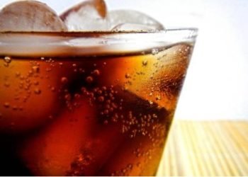 Coca-Cola gana 65% más en primer trimestre pero avisa de impacto de COVID-19