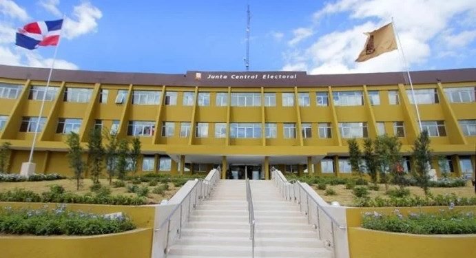 Posponen por COVID-19 las elecciones presidenciales; serán efectuadas el 5 de julio