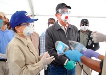 PRM recibe 40 mil pruebas COVID-19; concluye instalación de hospital en LV