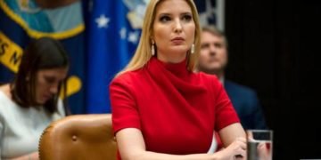 Ivanka Trump y su esposo viajaron a un club de golf a celebrar la Pascua Judía pese a coronavirus