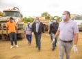 Alcalde Carlos Guzmán se integra a jornada de limpieza en Santo Domingo Norte