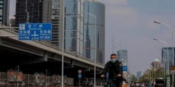 Nuevo descenso de casos en China, que no registra ningún muerto por COVID-19