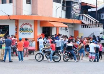 Reabren negocios ciudad de Santiago pese a la cuarentena por la pandemia