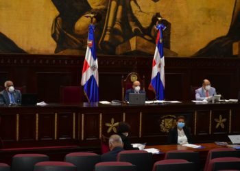 Senadores proponen entregar el 20% de fondos de pensiones a los afiliados