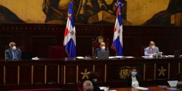 Senadores proponen entregar el 20% de fondos de pensiones a los afiliados