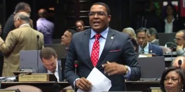 Pedro Botello aseguró que el país debe aprender a vivir con la pandemia