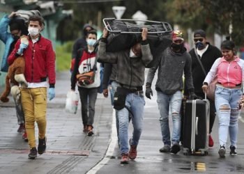COVID-19 deja sin nada a cientos de migrantes que regresan