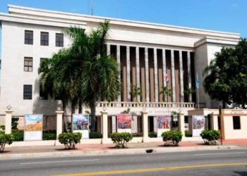 Colegios privados piden se les incluya en programa de asistencia FASE