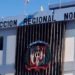 Policía en SFM busca hombre por homicidio y robos